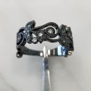 Scroll Design Black Gold Ring